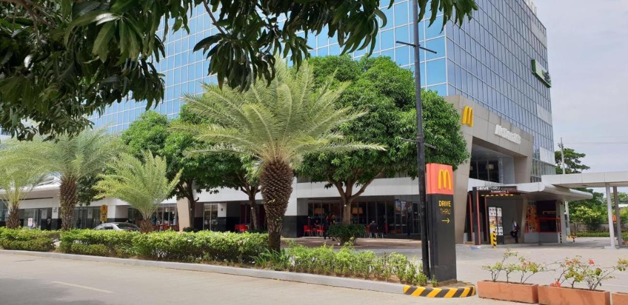 Mactan Newtown Condo With Pool Access Lapu-Lapu City Exterior foto