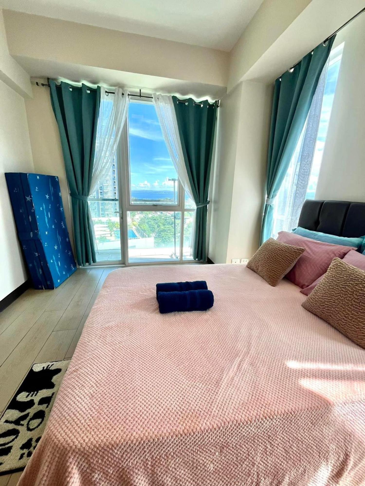 Mactan Newtown Condo With Pool Access Lapu-Lapu City Exterior foto